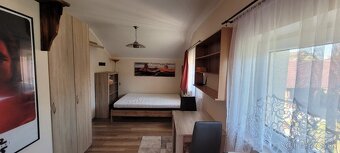 Izba s kúpelňou a kuchynkou na prenájom - 6