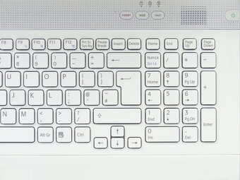 Predám notebook Sony Vaio VPC-EB2M1E - 6