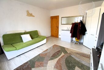 TOP KRÁSNY RODINNÝ DOM S BAZÉNOM A ZÁHRADOU KÚSOK OD ŠALE - 6