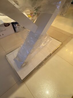 Elegantny biely leskly jedalensky stol - 6