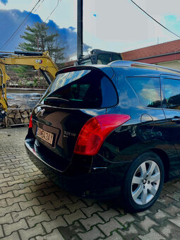 Peugeot 308sw 1,6eHDi - málo kilometrov, 7-miestne - 6