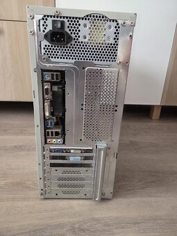 Kancelársky PC s monitorom / Tv - 6