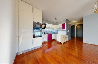 SLNEČNÝ 3-IZBOVÝ BYT S VEĽKOU LODŽIOU V NOVOSTAVBE SKYBOX - 6