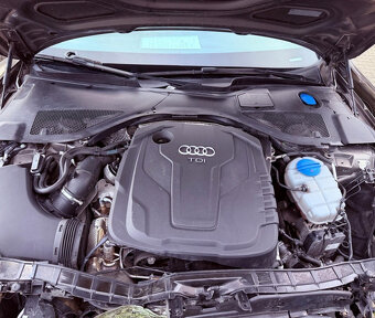 Audi A6 2.0 TDi Limousine , havarované - 6