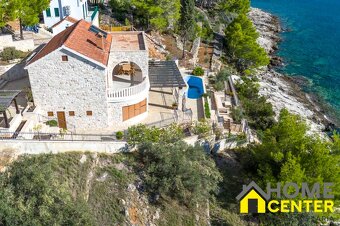 Na predaj ZREKONŠTRUOVANÁ KAMENNÁ VILA /200 m²/ Dalmátsko, K - 6