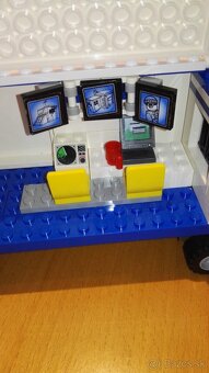 LEGO City 60044 Mobilná policajná stanica - 6
