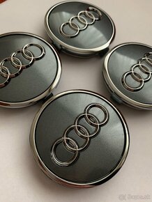 Audi stredové krytky diskov 61mm - 6