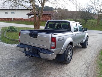 Nissan Navara 2,5 TDi 4x4 - 6
