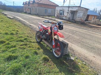 Predám túto hondu cr 85 r.v 2005 - 6