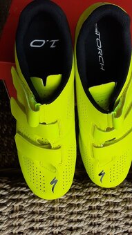 TRETRY SPECIALIZED veľ. 8/42. - 6