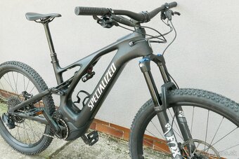 Predám elektrický bicykel Specialized Levo Comp karbom L - 6