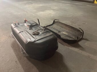 Predám nádrž Suzuki Vitara 1 benzín - 6