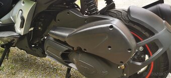 Aprilia SR MAX 125 - 6