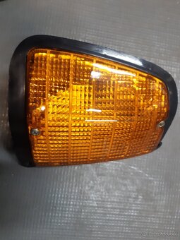 Skoda 120,130,rapid predné smerovky - 6