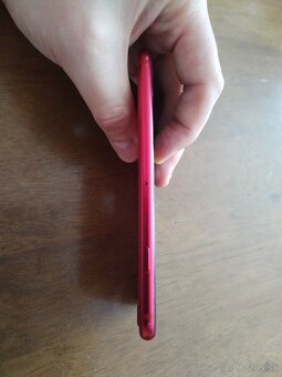 Predám iPhone SE (2020) 64 Gb Product Red vo funkčnom stave - 6