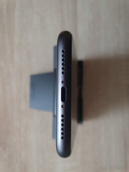 Predám Iphone 11 - 6