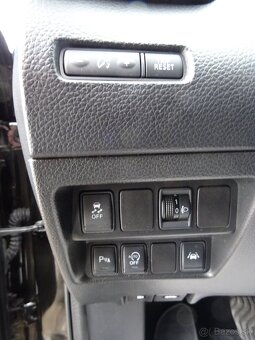 Nissan Qashqai 1,5 dCi 81kW spořeba 5,1L/100km pěkná výbava - 6