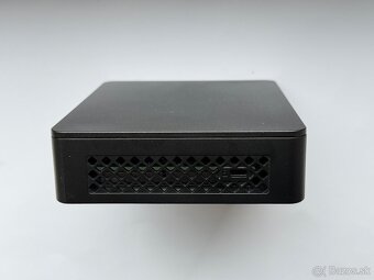 Asus Intel NUC - 6