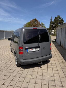 Volkswagen Caddy 1.6 TDi 5 miestna - 6
