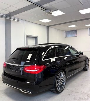 Mercedes C220d 125Kw Avantgarde Full Led/Panorama/R20 - 6