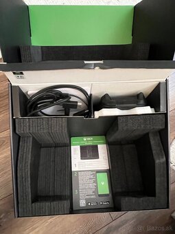 Xbox Series X 1TB + XBOX Wireless Headset - 6