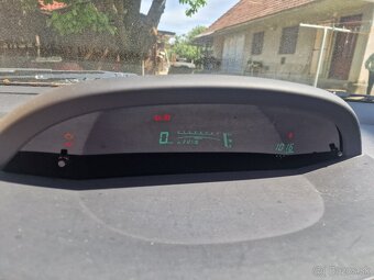 Yaris - 6