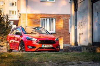 Ford Focus Kombi STL 1.5EB 182k A6 Red & Black Edition 2018 - 6