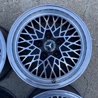 Elektróny Eta Beta Lucy 3A R15 - 6