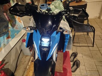 Suzuki gsx 8s - 6