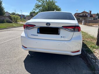Toyota corolla hybrid - 6