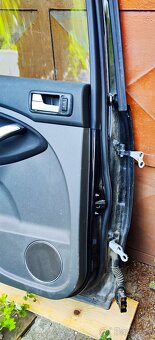 Predám zadné pravé dvere Ford C-Max (2003-2010) - 6
