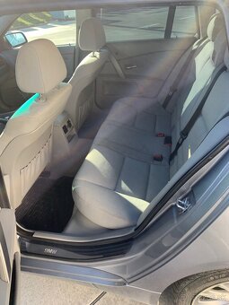 Predám BMW e61 530D ,manual - 6
