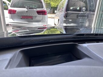 Predám BMW Rad 3 Touring 318d Advantage A/T,Head-Up Display - 6