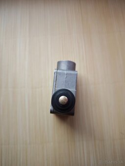 Koncový spínač HONEYWELL - 6