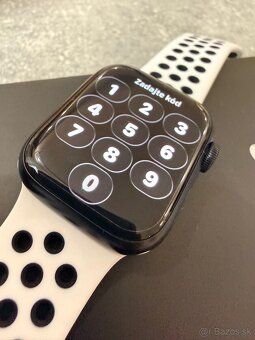 Apple Watch 7 41mm Nike Edition - 6