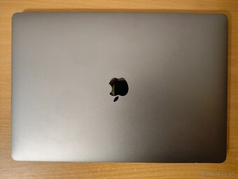 MacBook Pro 15 2017 | i7 • 16GB • 256GB 💶 - 6