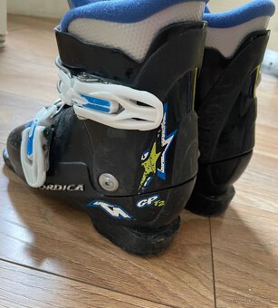 Detské lyže 80 cm, lyžiarky a prilba - 6