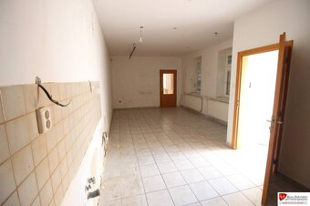 REB.sk ponúka na predaj administratívnu budovu s bytom v cen - 6