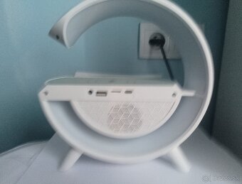 LAMPA S REPRAKOM, HODINAMI, BUDIKOM, BEZDRÔTOVOU NABÍJAČKOU - 6