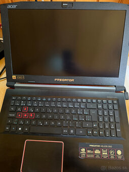 Acer Predator Helios 300 Obsidian Black kovový - 6