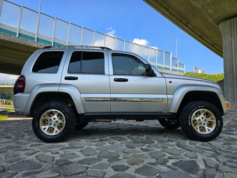 Jeep Cherokee 2,8CRD /120kw A/T facelift //BEZ KOROZIE // - 6