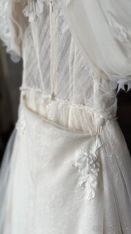 Luxusné svadobné šaty LUCE SPOSA – veľkosť 32–38, nude farba - 6