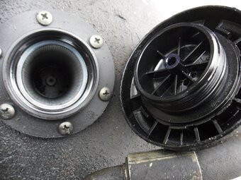 Predám oceľovú hydraulickú nádrž - aj s filtrom - 6