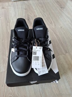 Adidas tenistky velk.37,5 - 6
