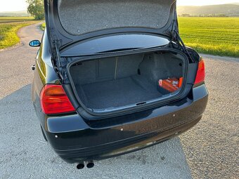 BMW e90 325D 145kW, koža, bixenon, navi - 6