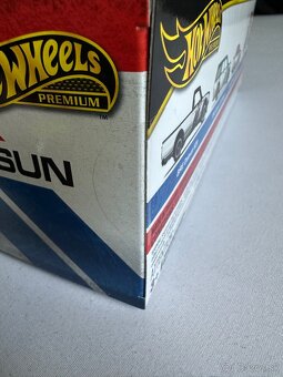Hot Wheels - Diorama Datsun - 6