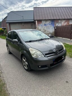 Toyota Corolla Verso 130KW 7Miestna - 6