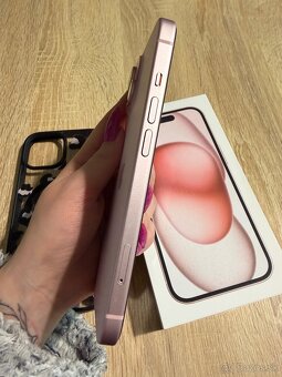 iPhone 15 128 GB ružový - 6