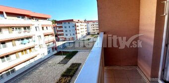 PRENÁJOM: SLNEČNÝ 3 IZBOVÝ BYT S BALKÓNOM A PARKOVANÍM, CENT - 6