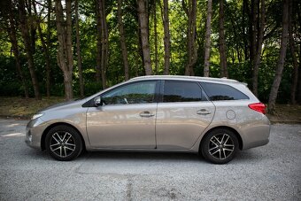 Toyota Auris Touring Sports 1.6 l Valvematic - 6